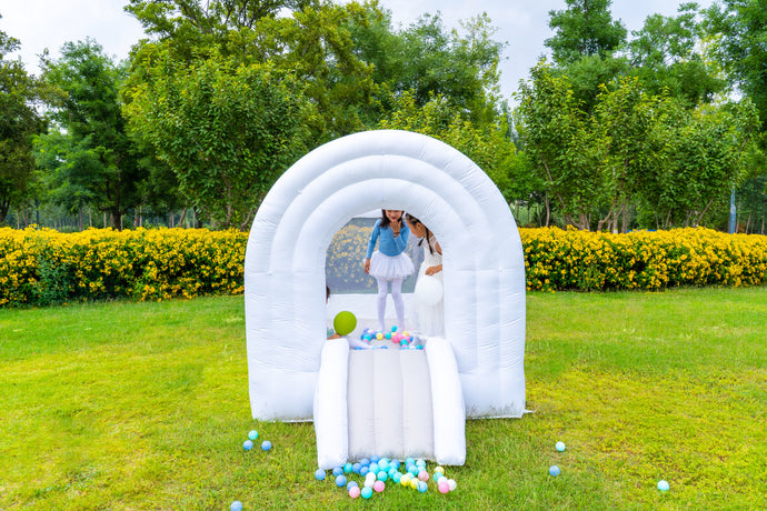 BAMBINA MINIMALIST BOUNCE HOUSE