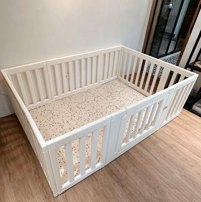 BAMBINA SCANDI FENCE (minimalist playfence)