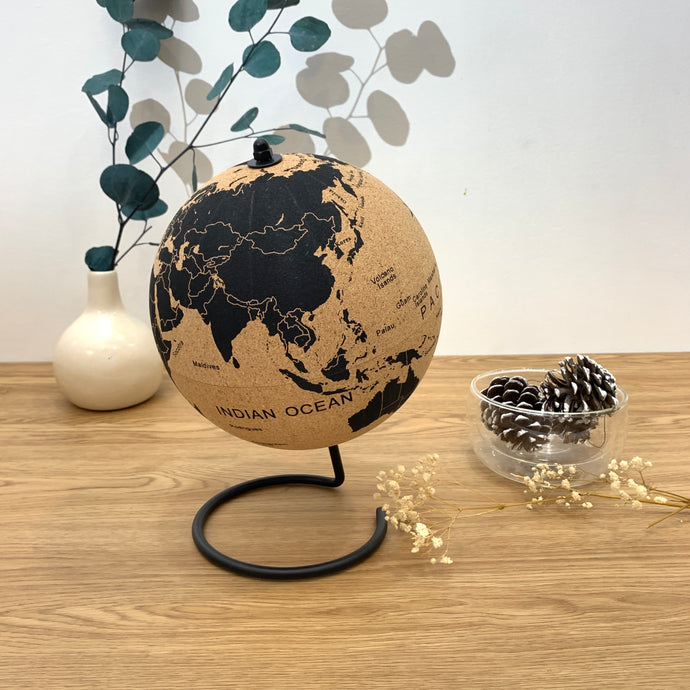 YIPEE BABY GLOBE IN METAL STAND