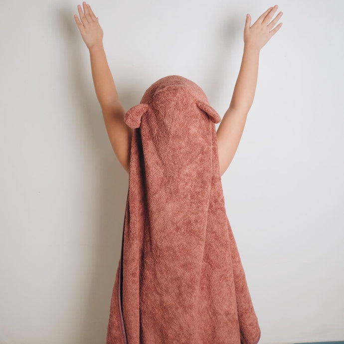 BAMBINA BEAR HUG HOODED BAMBOO TOWEL